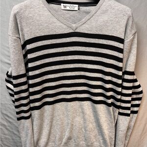 Abercrombie & Fitch Gray and Black V-Neck Sweater